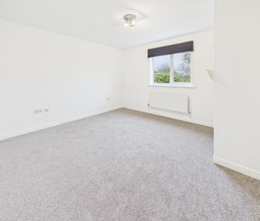 3 bedroom end of terrace house to rent - Photo 4