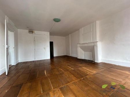 Location Appartement 3 pièces 86m² ST LEONARD DE NOBLAT 87400 - Photo 2