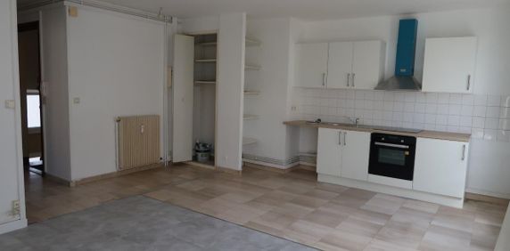 Appartement Le Chambon-Feugerolles - Photo 2