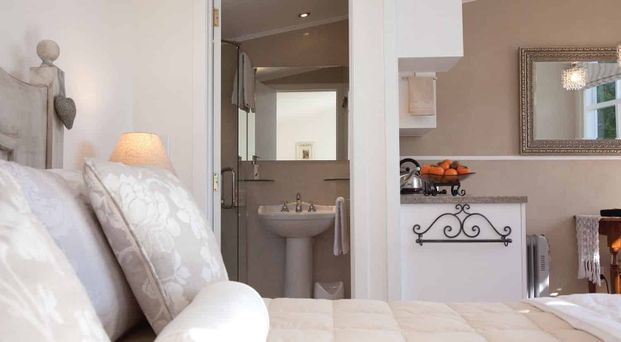 French Studio - furnished - suit a single person - Photo 1