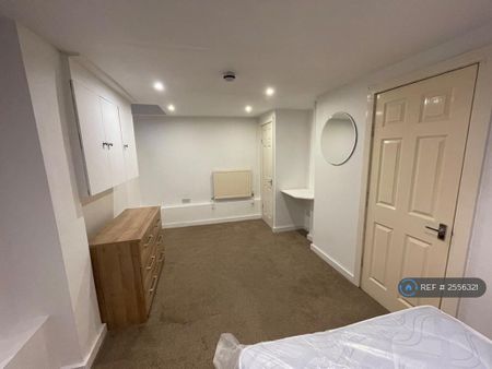 3 bedroom terraced house to rent - Photo 3