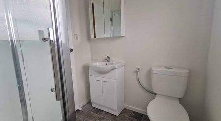 Home In Waterloo - Photo 5