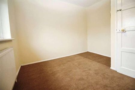 Crescent Road, Dagenham, RM10 - Photo 3