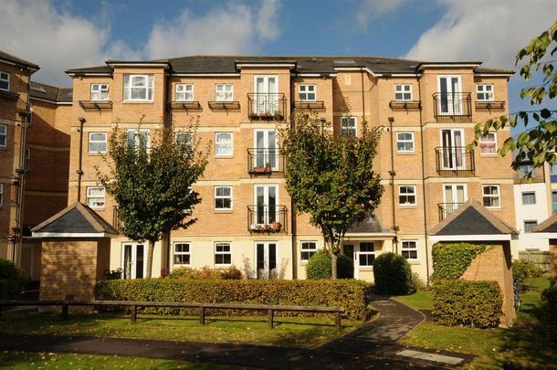 3 bedroom flat to rent - Photo 1