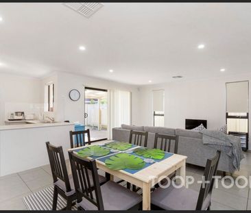 Low maintenance home in a perfect location! - Photo 1