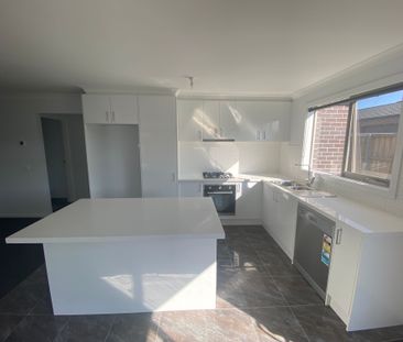 NEAT AND COMPLETE! - Photo 6