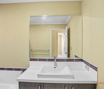 “"Stunning Family Home for Rent in the Desirable Community of Piara... - Photo 6