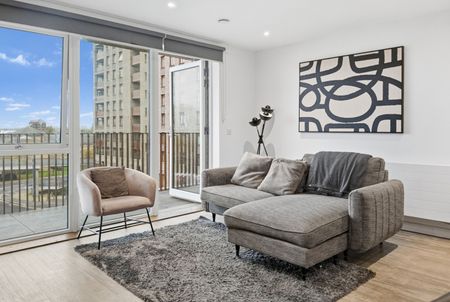 2 Bed Flat, Ensign House, IG11 - Photo 3