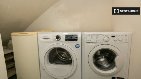 granada, Andalusia 18001 - Photo 2