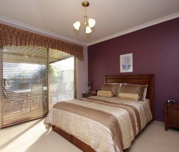 🏡 A Dream Home in Canning Vale! A 4-Bedroom Haven 🏡 - Photo 4