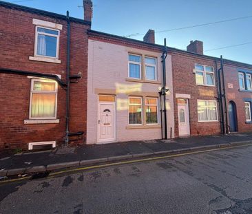 3 bedroom terraced house to rent - Photo 2