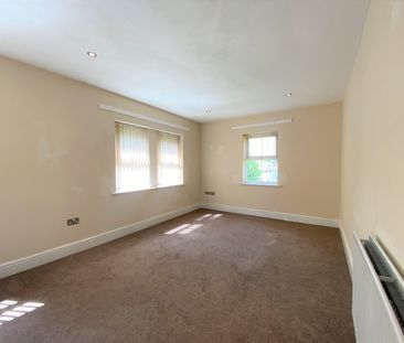 2 Bed Unfurnished Apartment - Photo 5