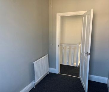 2 bed Terraced - To Let - Photo 3