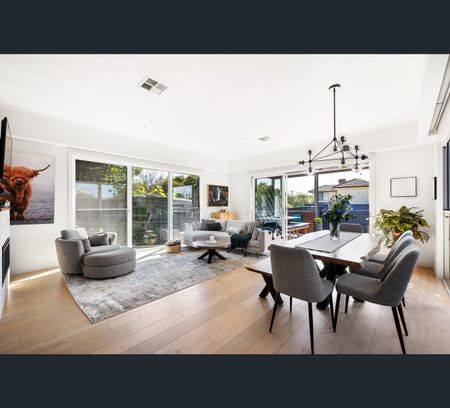 346 Koornang Road, Carnegie VIC 3163 - House For Rent | Domain - Photo 5