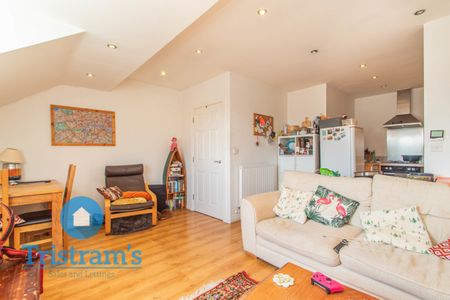 2 bed Apartment for Rent - Photo 3