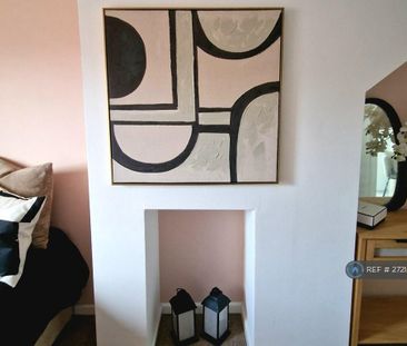 3 bedroom semi-detached house to rent - Photo 6