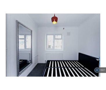 4 bedroom terraced house to rent - Photo 6