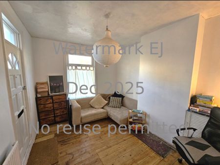 2 Bed Terraced House, Stock Street, E13 - Photo 2