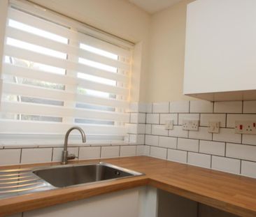 2 bedroom terraced house to rent - Photo 6