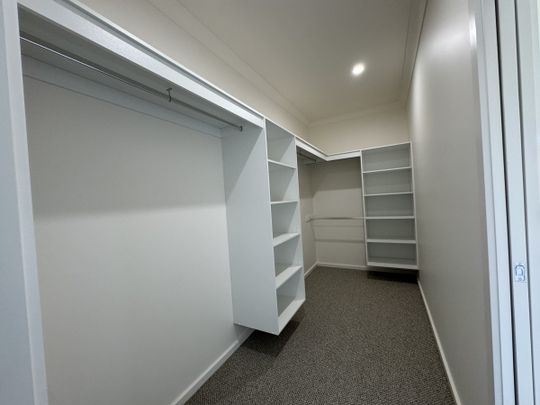 8 Hereford, Tamworth - Photo 1