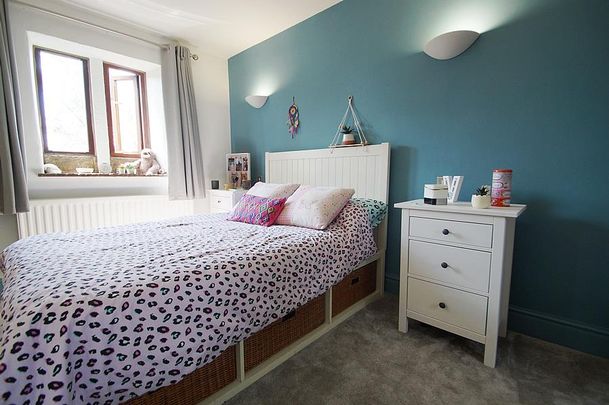 5 bedroom detached house to rent - Photo 1