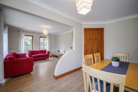 13 Danesfort Park South, Belfast, BT9 7RG - Photo 2