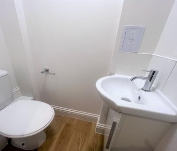 2 bedroom semi-detached house to rent - Photo 5