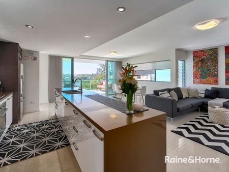 Luxury Professional Apartment with River and City Views! - Photo 2