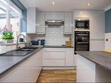 3 Bed Semi-Detached House, Auckland Road, B67 - Photo 5