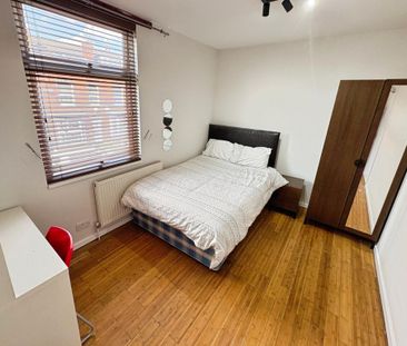 5 bedroom terraced house to rent - Photo 2