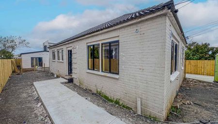 Renovated house Point England - Photo 2