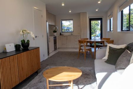 Chic 2BR Henderson Haven w/ Courtyard - Photo 2