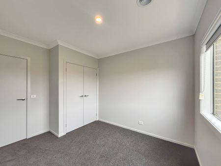 10 Newland Drive, Armstrong Creek - Photo 5