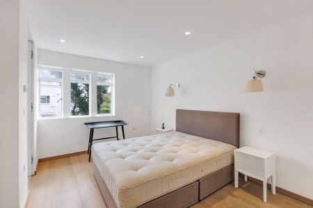 6 Bedroom House To Let - Photo 4