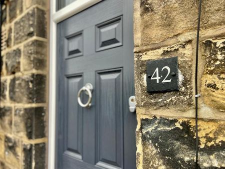 2 bedroom terraced house to rent - Photo 2