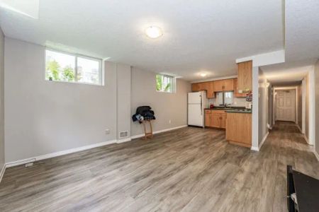18 Whittaker Court • Lower Unit, Guelph - Photo 5