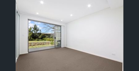 Modern Three Bedroom Apartment - Photo 3