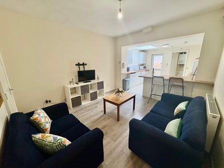 10 Bed Terraced House, Pomona St, S11 - Photo 5