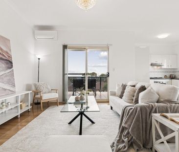 Stylishly Apartment with city views - Photo 1