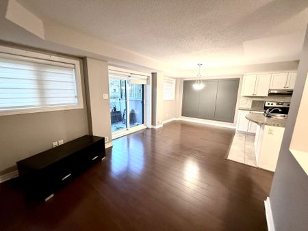 For Lease - 105 Bluestone Private Unit# 2, Orleans - Cumberland and Area, Ontario - Photo 3