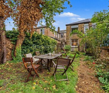 3 bedroom flat to rent - Photo 3