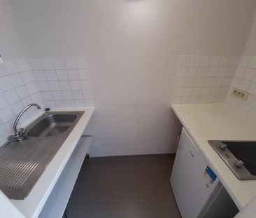 Location Appartement 2 pièces 37m² BORDEAUX 33000 - Photo 2
