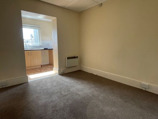 South Street, Eastbourne - Photo 1