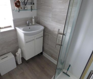 3 bedroom property to rent - Photo 3