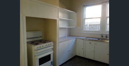 Great Location – St. Kilda Home - Photo 5