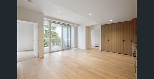 Brighton Living at Its Best – Modern 2-Bed, 2-Bath with Secure Parking - Photo 1