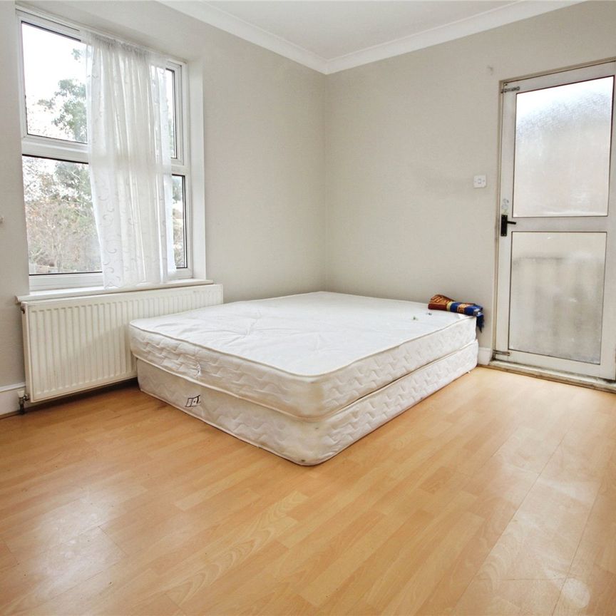 Bensham Manor Road, Thornton Heath, CR7 7AA - Photo 1