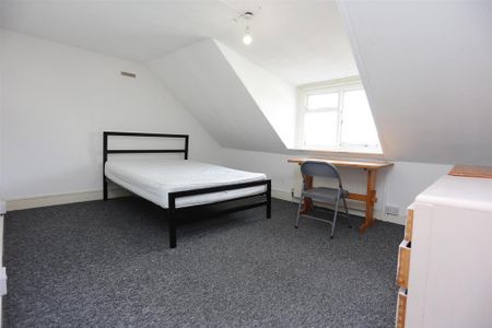 5 bedroom maisonette to rent - Photo 2
