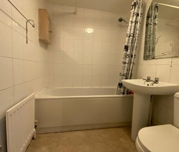 A stunning two bedroom, two bathroom apartment in the heart of Cove... - Photo 4