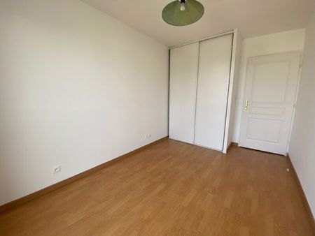 Location Appartement 2 pièces 42m² ST DENIS DE L HOTEL 45550 - Photo 3